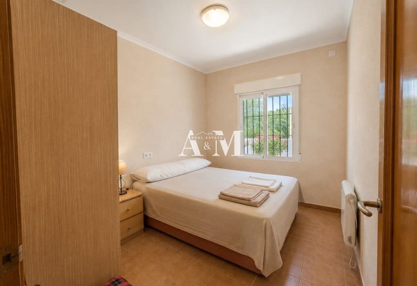 Chalet de 4 habitaciones en La Romana en venta con piscina garaje - 360.000 € (Ref: 10095444)