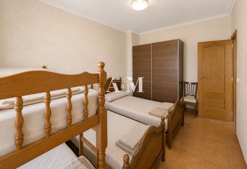 Chalet de 4 habitaciones en La Romana en venta con piscina garaje - 360.000 € (Ref: 10095444)