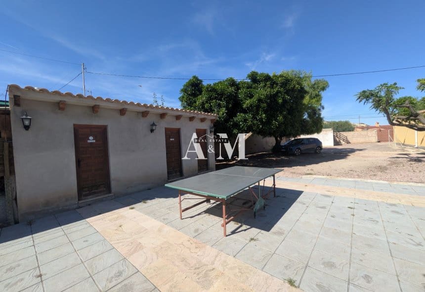 Chalet de 4 habitaciones en La Romana en venta con piscina garaje - 360.000 € (Ref: 10095444)