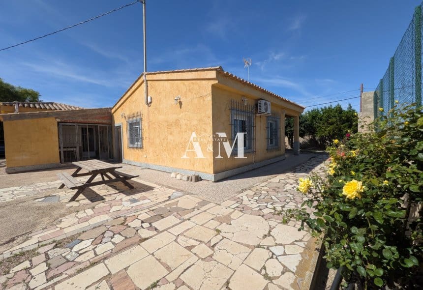 Chalet de 4 habitaciones en La Romana en venta con piscina garaje - 360.000 € (Ref: 10095444)