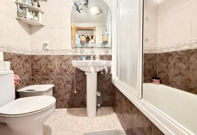 2 soverom Strandleiligheter til salgs i Las Piscinas Naturales, Torrevieja - € 135 000 (Ref: 10095445)