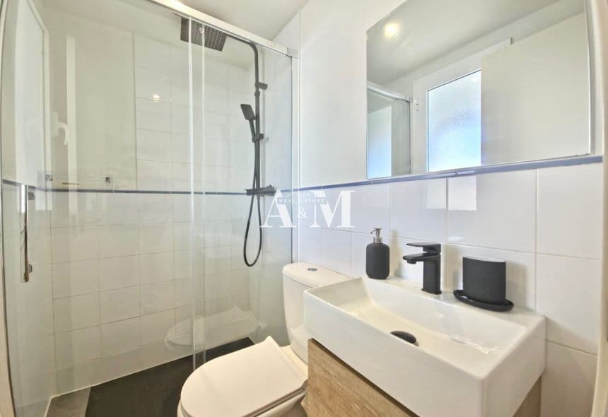 2 soverom Leilighet til leie i Orihuela Costa med svømmebasseng garasje - € 1 400 (Ref: 10095448)
