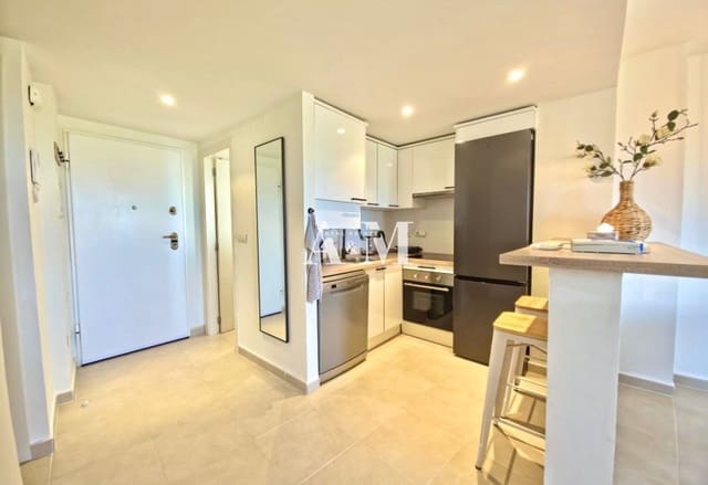 2 soverom Leilighet til leie i Las Filipinas med svømmebasseng garasje - € 1 400 (Ref: 10095448)
