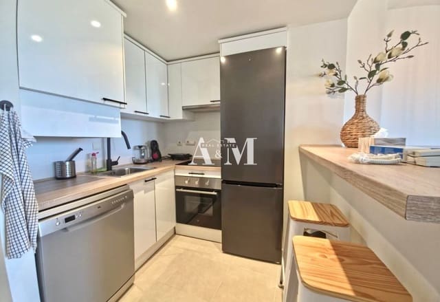 2 soverom Leilighet til leie i Las Filipinas med svømmebasseng garasje - € 1 400 (Ref: 10095448)