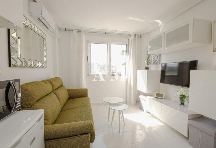 1 chambre Studio à vendre à Torrevieja avec piscine - 90 000 € (Ref: 10095450)