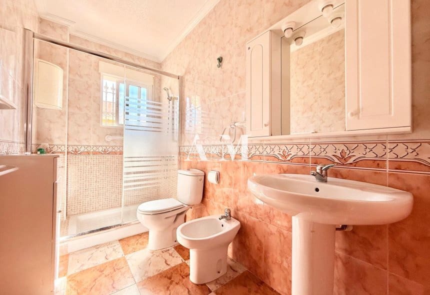 2 bedroom Townhouse for rent in Orihuela Costa with pool - € 900 (Ref: 10095654)