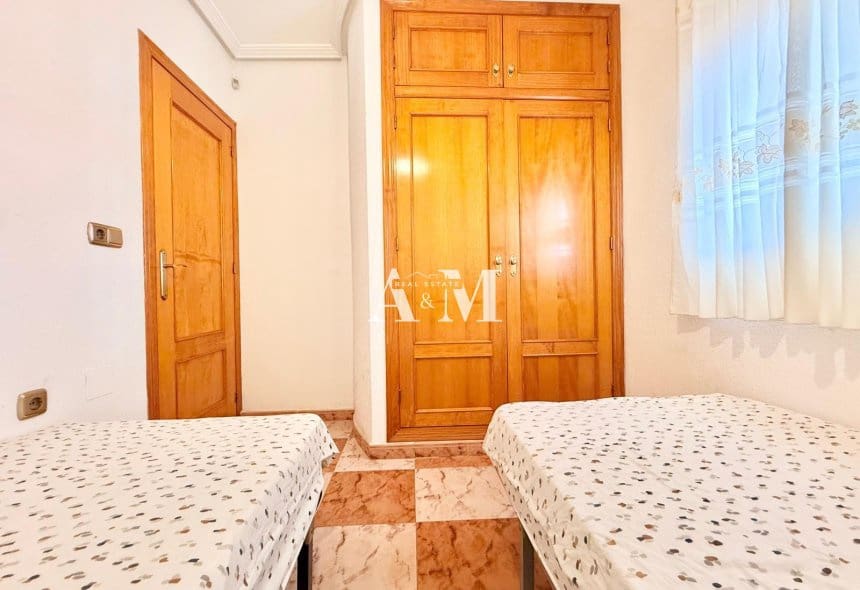 2 bedroom Townhouse for rent in Orihuela Costa with pool - € 900 (Ref: 10095654)