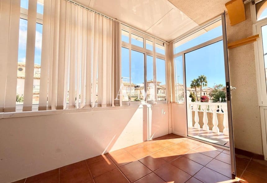 2 bedroom Townhouse for rent in Orihuela Costa with pool - € 900 (Ref: 10095654)