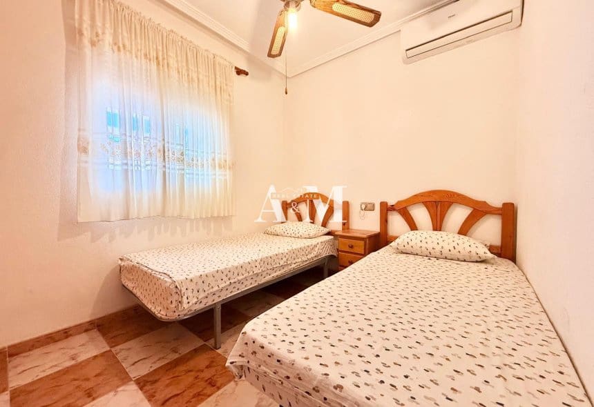 2 bedroom Townhouse for rent in Orihuela Costa with pool - € 900 (Ref: 10095654)