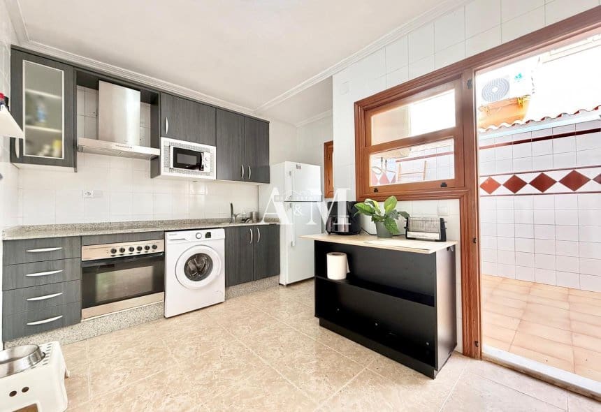 Maison de Ville de 3 chambres à louer à Torre de la Horadada avec garage - 1 200 € (Ref: 10095655)
