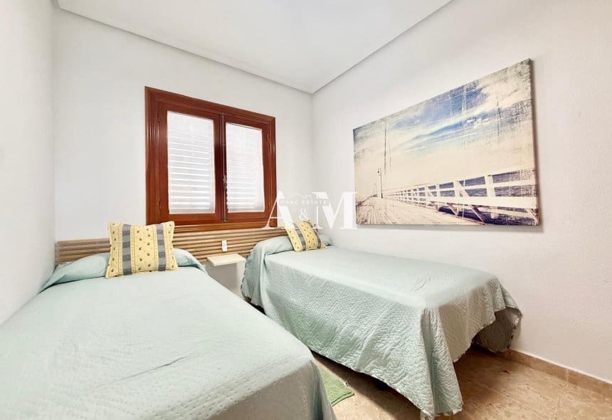 Maison de Ville de 3 chambres à louer à Torre de la Horadada avec garage - 1 200 € (Ref: 10095655)