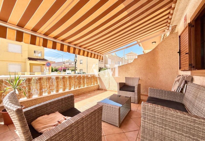 Maison de Ville de 3 chambres à louer à Torre de la Horadada avec garage - 1 200 € (Ref: 10095655)