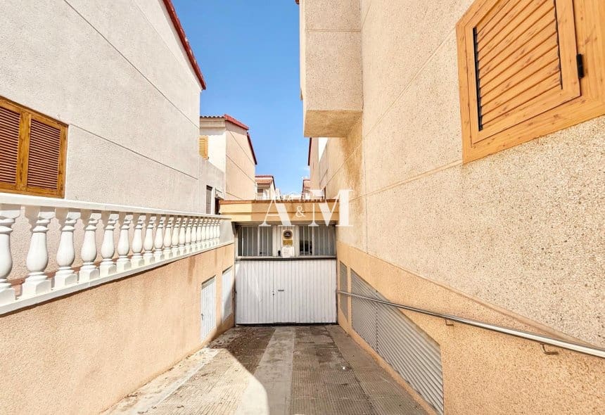 Maison de Ville de 3 chambres à louer à Torre de la Horadada avec garage - 1 200 € (Ref: 10095655)