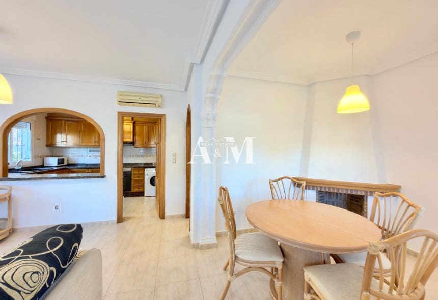 2 makuuhuone Omakotitalo vuokrattavana paikassa Torre de la Horadada mukana uima-altaan - 1 100 € (Ref: 10095656)
