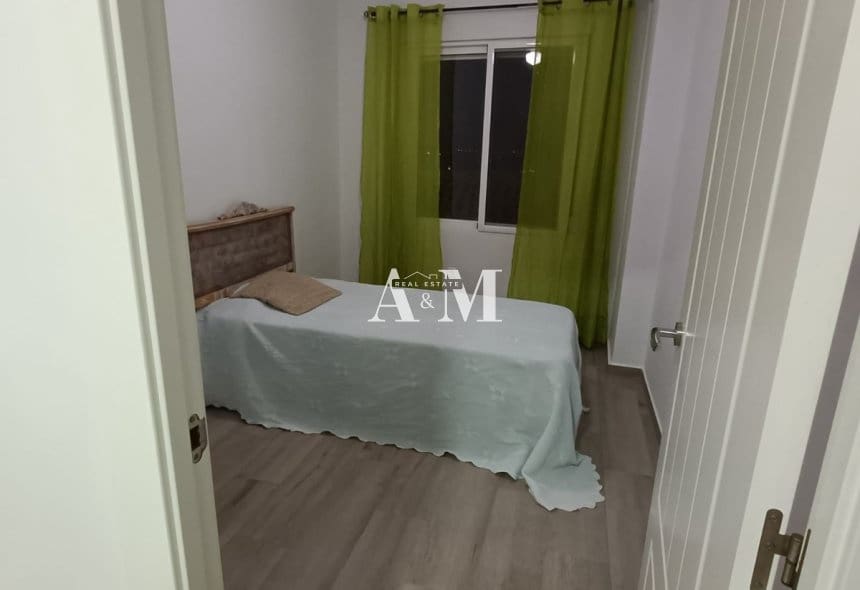Maison de Ville de 4 chambres à louer à Sax - 850 € (Ref: 10095658)