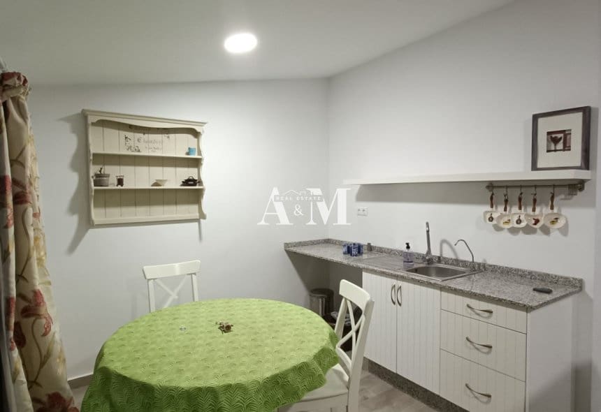 Maison de Ville de 4 chambres à louer à Sax - 850 € (Ref: 10095658)