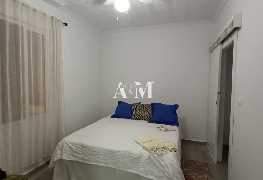 Maison de Ville de 4 chambres à louer à Sax - 850 € (Ref: 10095658)