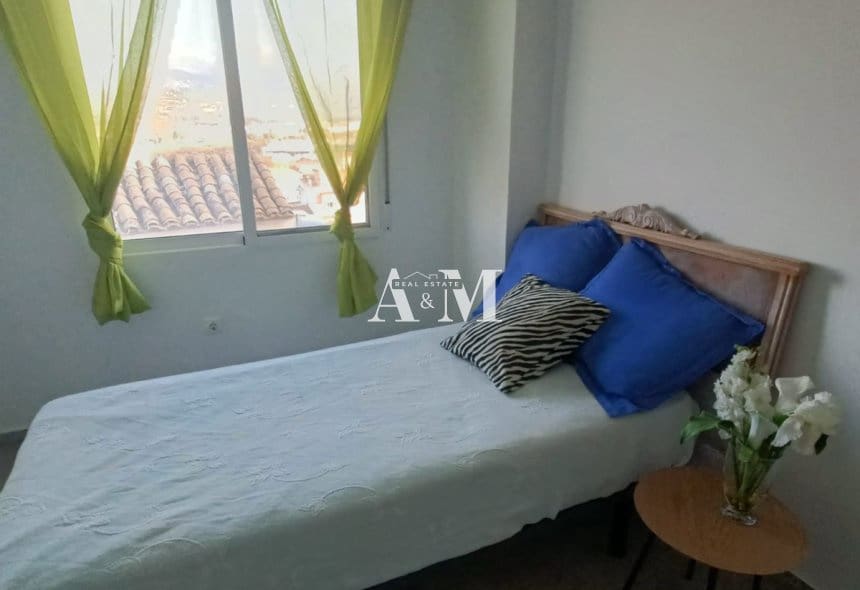 Maison de Ville de 4 chambres à louer à Sax - 850 € (Ref: 10095658)