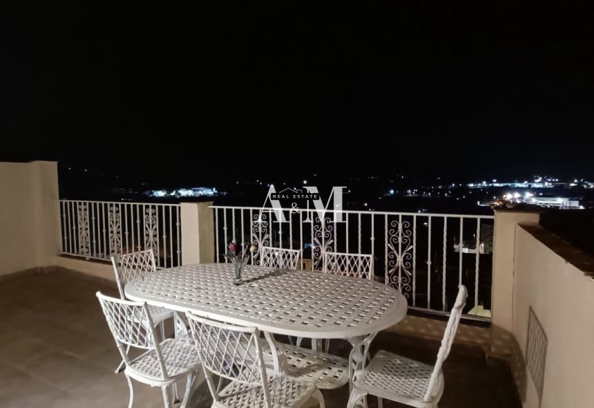 Maison de Ville de 4 chambres à louer à Sax - 850 € (Ref: 10095658)