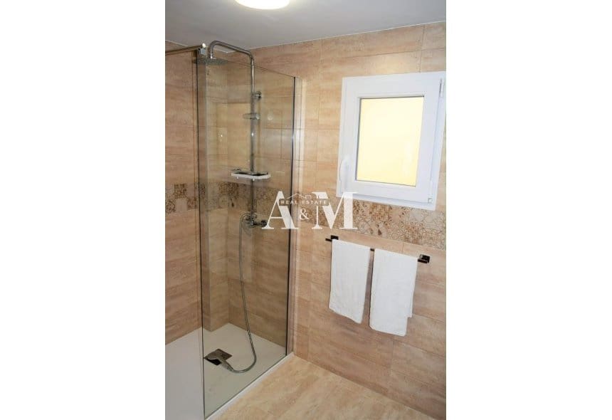 5 bedroom Villa for rent in Orihuela Costa with pool garage - € 2,000 (Ref: 10095660)