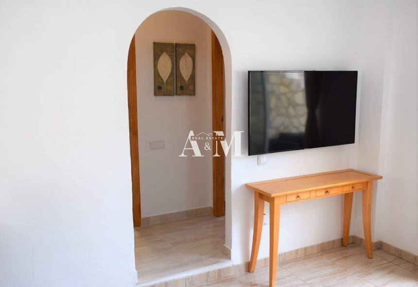 5 bedroom Villa for rent in Orihuela Costa with pool garage - € 2,000 (Ref: 10095660)