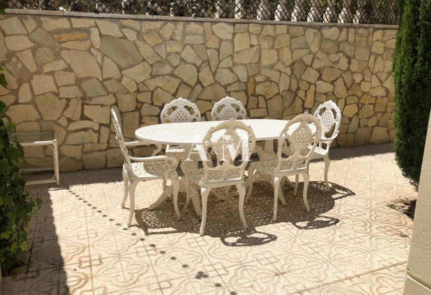 5 bedroom Villa for rent in Orihuela Costa with pool garage - € 2,000 (Ref: 10095660)