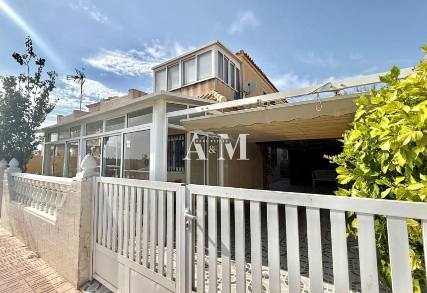 4 quarto Casa em Banda para arrendar em Torrevieja com piscina - 1 250 € (Ref: 10095661)