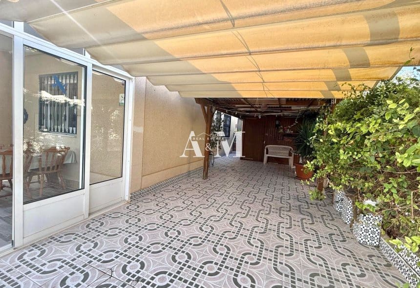 4 quarto Casa em Banda para arrendar em Torrevieja com piscina - 1 250 € (Ref: 10095661)