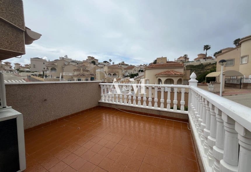 4 slaapkamer Villa te huur in Ciudad Quesada met garage - € 2.300 (Ref: 10095665)
