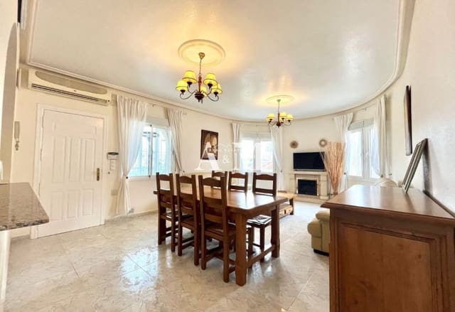 4 bedroom Villa for rent in Ciudad Quesada, Rojales with garage - € 2,300 (Ref: 10095665)