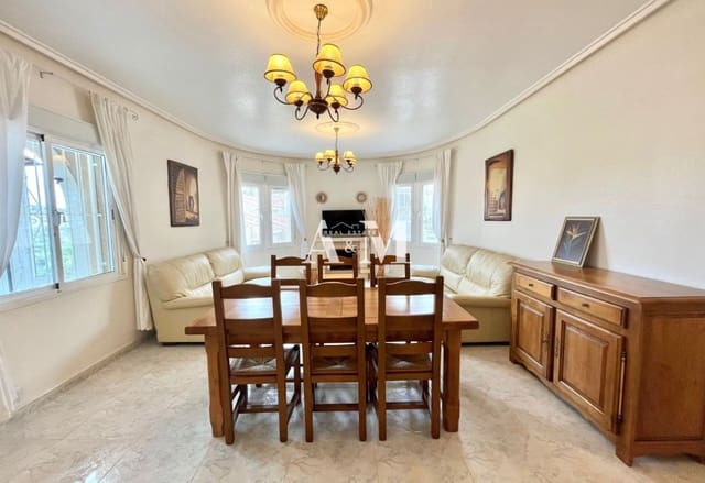 4 bedroom Villa for rent in Ciudad Quesada, Rojales with garage - € 2,300 (Ref: 10095665)