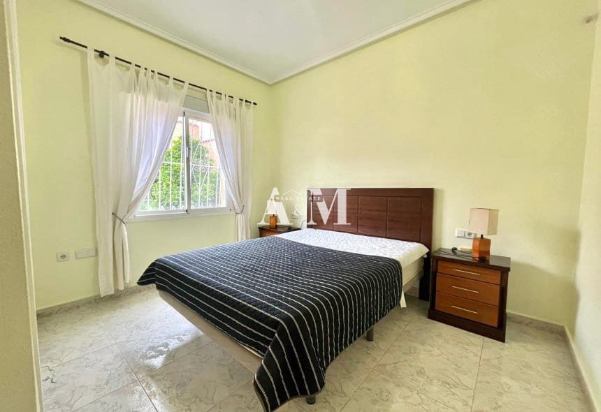 4 slaapkamer Villa te huur in Ciudad Quesada met garage - € 2.300 (Ref: 10095665)