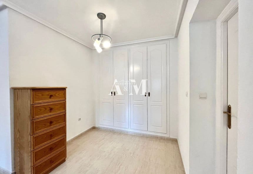 4 slaapkamer Villa te huur in Ciudad Quesada met garage - € 2.300 (Ref: 10095665)