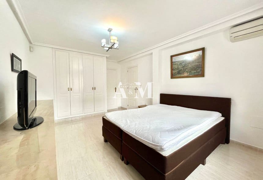 4 slaapkamer Villa te huur in Ciudad Quesada met garage - € 2.300 (Ref: 10095665)