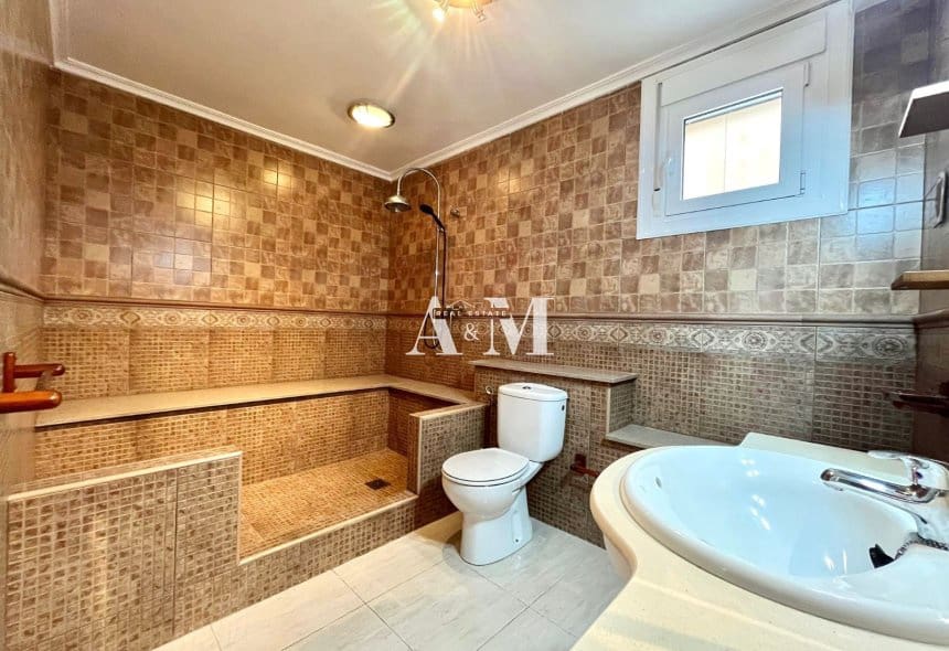 4 slaapkamer Villa te huur in Ciudad Quesada met garage - € 2.300 (Ref: 10095665)