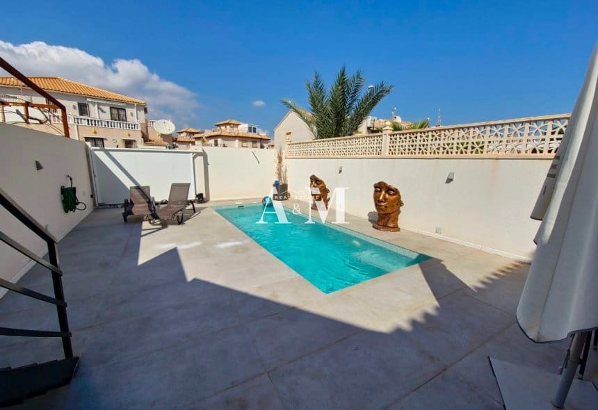 3 camera da letto Bungalow da affittare in Cabo Roig con piscina garage - 1.500 € (Rif: 10095667)