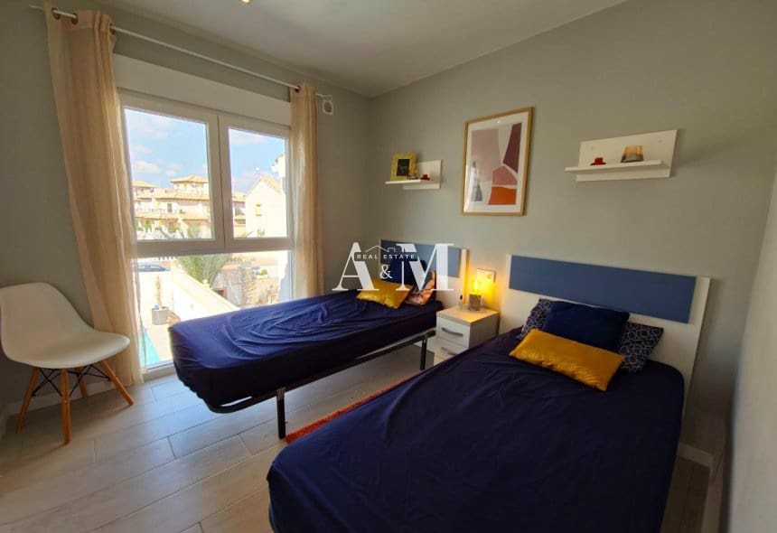 3 camera da letto Bungalow da affittare in Cabo Roig con piscina garage - 1.500 € (Rif: 10095667)