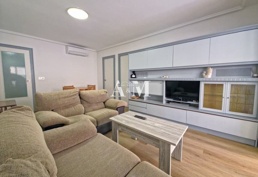 Penthouse de 4 chambres à louer à Guardamar del Segura - 1 100 € (Ref: 10095668)