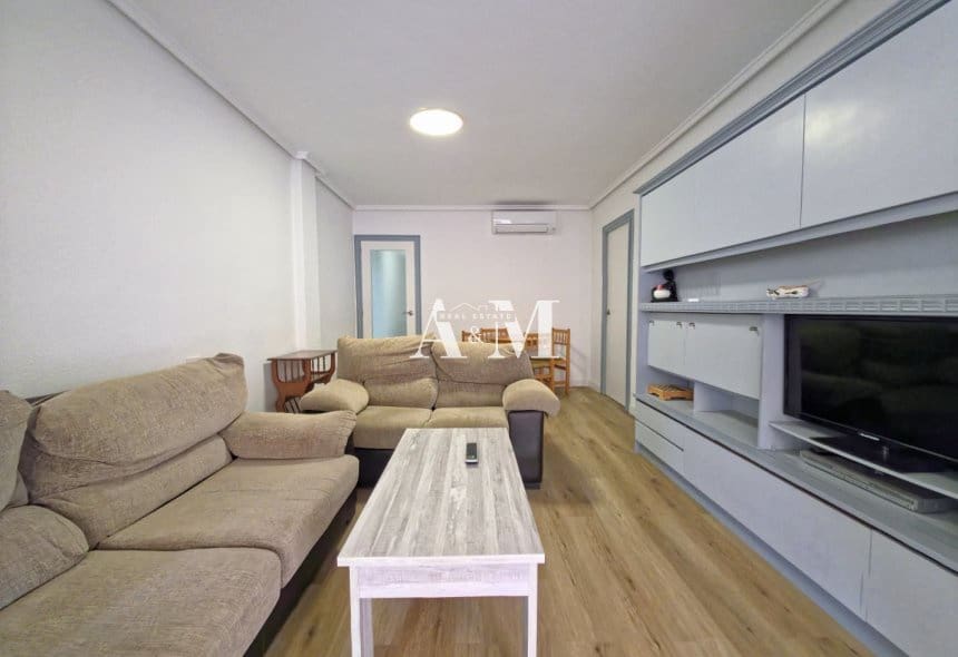 Penthouse de 4 chambres à louer à Guardamar del Segura - 1 100 € (Ref: 10095668)
