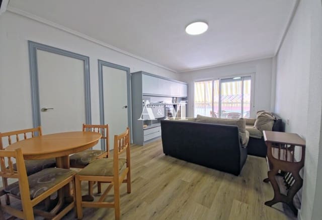 Penthouse de 4 chambres à louer à Guardamar Playa, Guardamar del Segura - 1 100 € (Ref: 10095668)