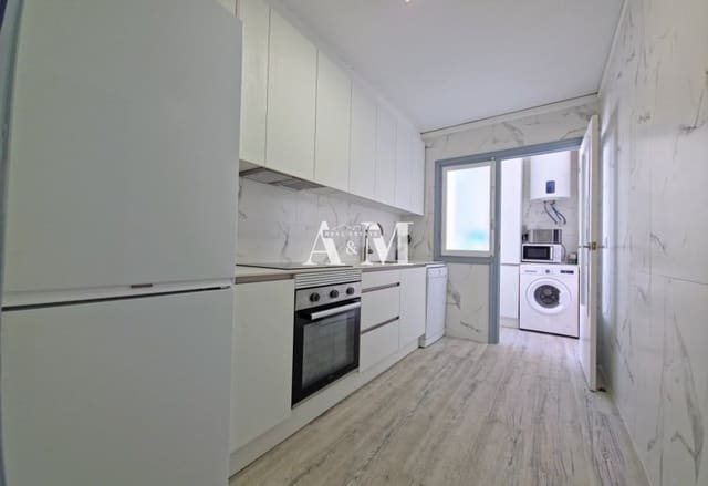 Penthouse de 4 chambres à louer à Guardamar Playa, Guardamar del Segura - 1 100 € (Ref: 10095668)