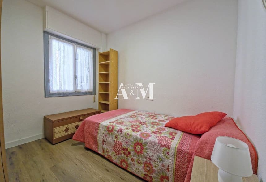 Penthouse de 4 chambres à louer à Guardamar del Segura - 1 100 € (Ref: 10095668)