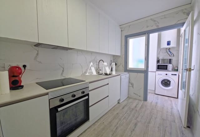 Penthouse de 4 chambres à louer à Guardamar Playa, Guardamar del Segura - 1 100 € (Ref: 10095668)