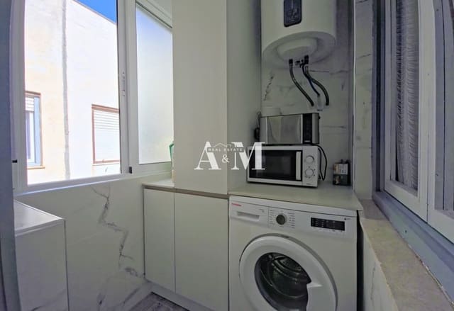 Penthouse de 4 chambres à louer à Guardamar Playa, Guardamar del Segura - 1 100 € (Ref: 10095668)
