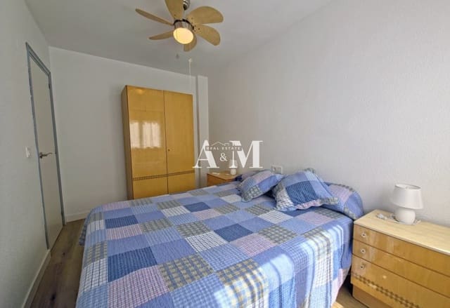 Penthouse de 4 chambres à louer à Guardamar Playa, Guardamar del Segura - 1 100 € (Ref: 10095668)