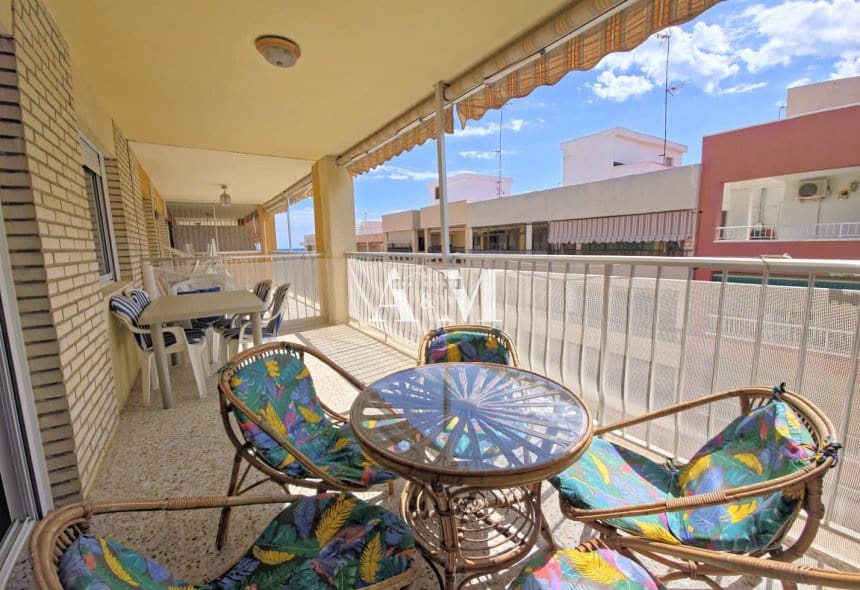 Penthouse de 4 chambres à louer à Guardamar del Segura - 1 100 € (Ref: 10095668)