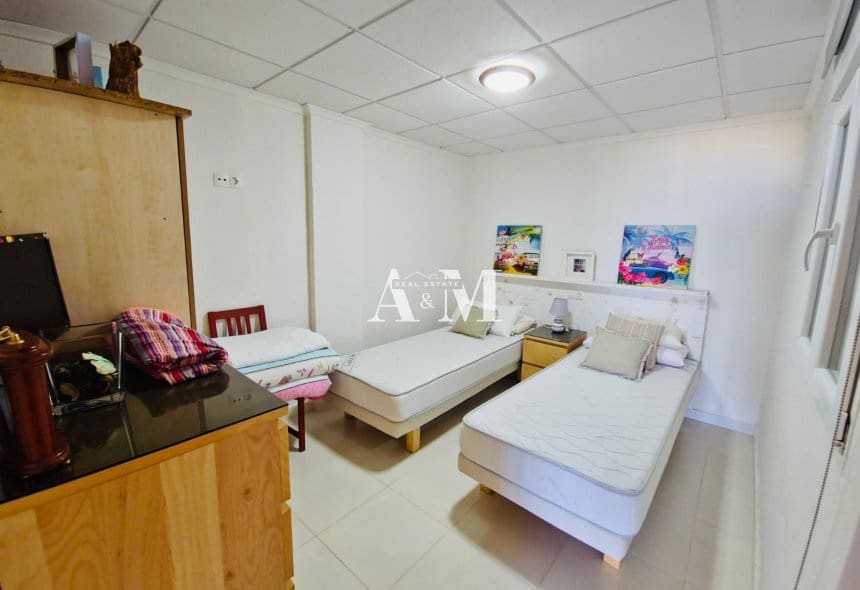3 Zimmer Apartment zu vermieten in Dehesa de Campoamor mit Pool Garage - 950 € (Ref: 10095669)