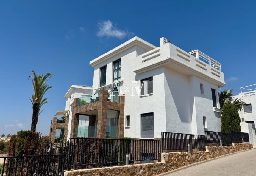 Apartamento de 3 habitaciones en Dehesa de Campoamor en venta con piscina - 420.000 € (Ref: 10095671)
