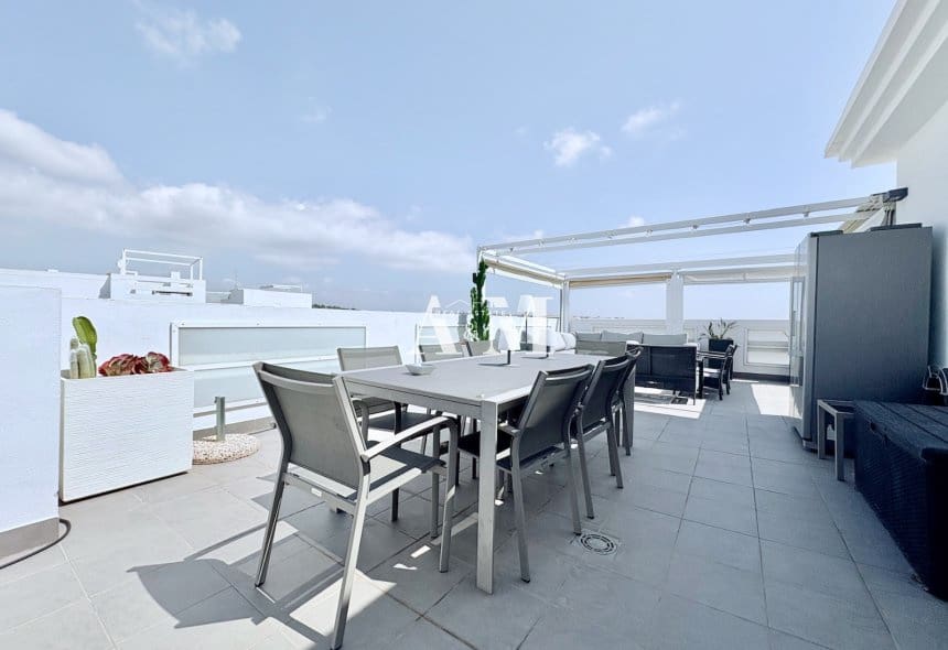 Apartamento de 3 habitaciones en Dehesa de Campoamor en venta con piscina - 420.000 € (Ref: 10095671)