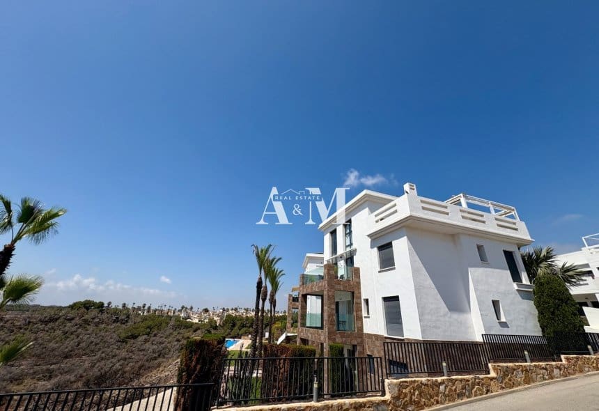 Apartamento de 3 habitaciones en Dehesa de Campoamor en venta con piscina - 420.000 € (Ref: 10095671)